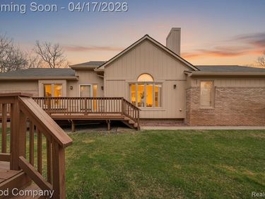 21650 River Ridge Trail, Farmington Hills, MI 48335