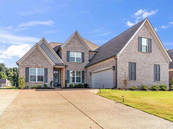 200 VALLEYVIEW LN, Oakland, TN 38060