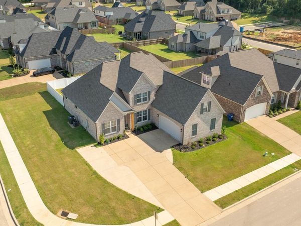 200 VALLEYVIEW LN, Oakland, TN 38060