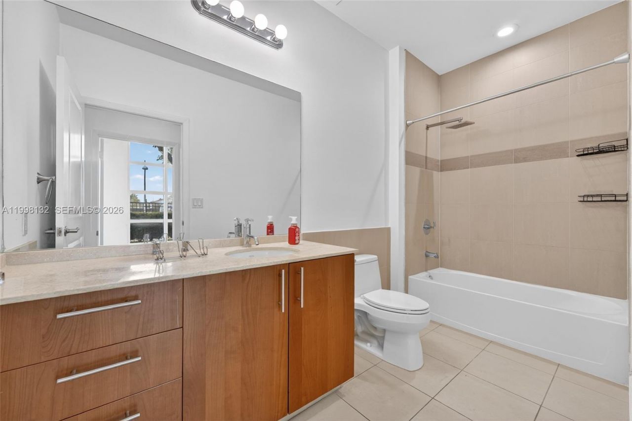 1945 S Ocean Dr, Unit M2, Hallandale Beach, FL 33009 Photo