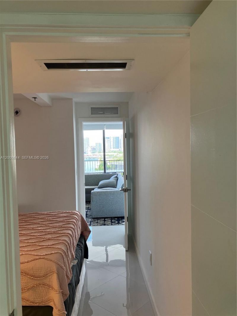 555 NE 15th St, Unit 19K, Miami, FL 33132 Photo