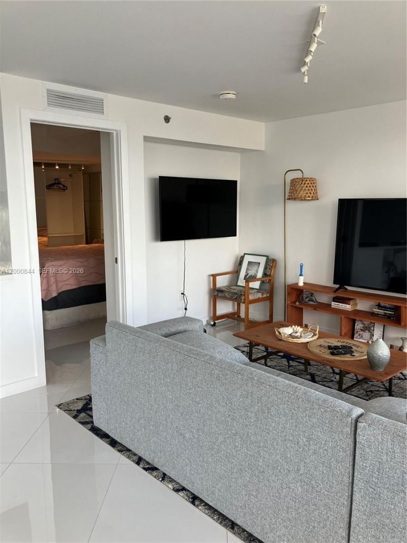 555 NE 15th St, Unit 19K, Miami, FL 33132 Photo