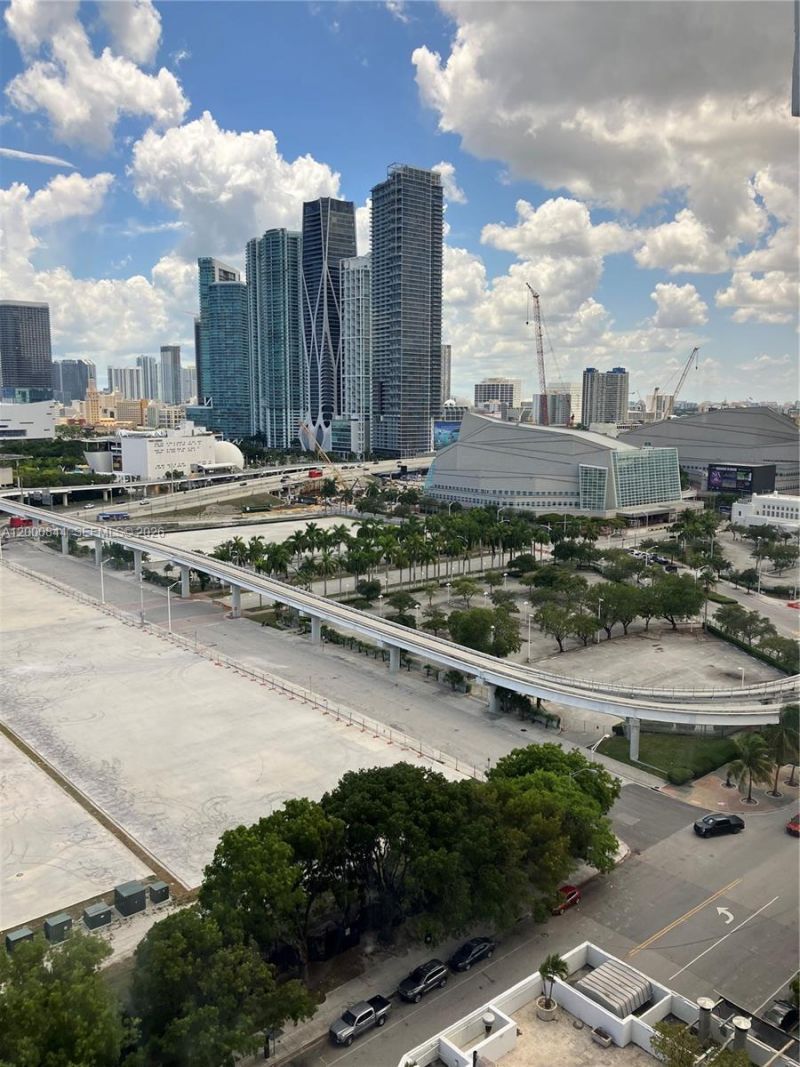 555 NE 15th St, Unit 19K, Miami, FL 33132 Photo