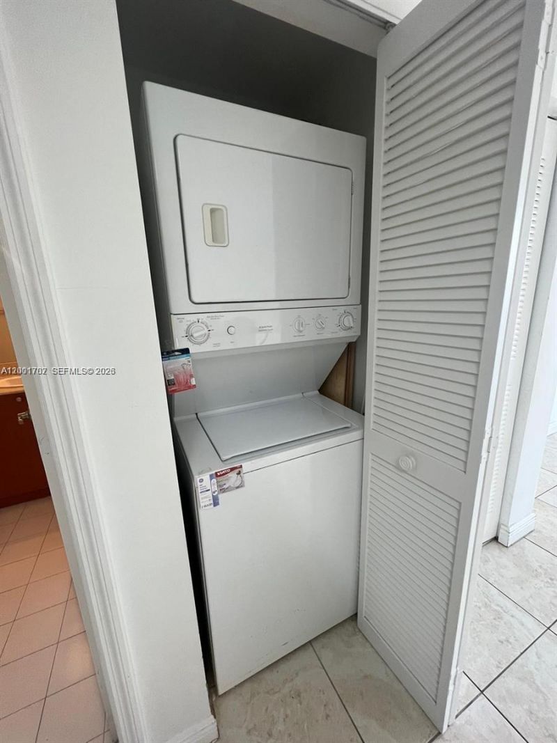 2425 SW 27th Ave, Unit 907, Miami, FL 33145 Photo