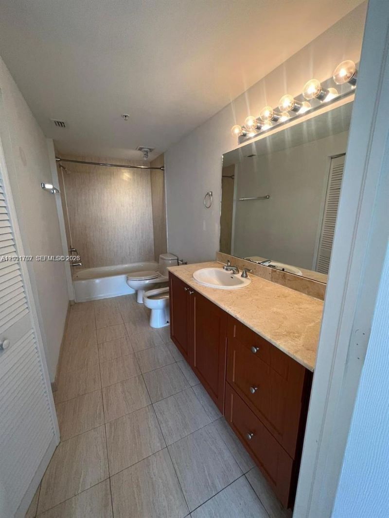 2425 SW 27th Ave, Unit 907, Miami, FL 33145 Photo