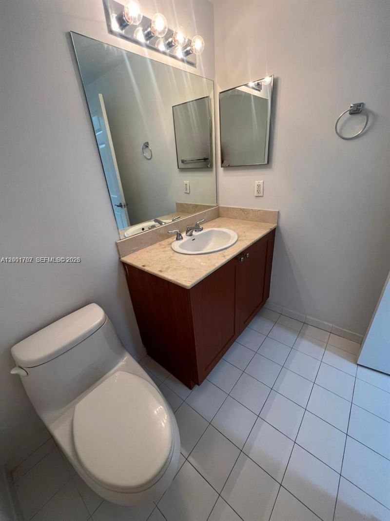 2425 SW 27th Ave, Unit 907, Miami, FL 33145 Photo