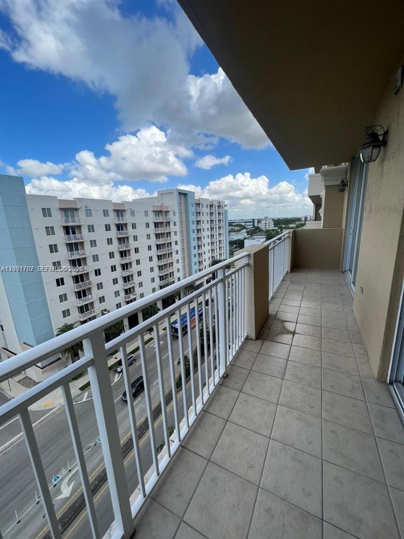 2425 SW 27th Ave, Unit 907, Miami, FL 33145 Photo
