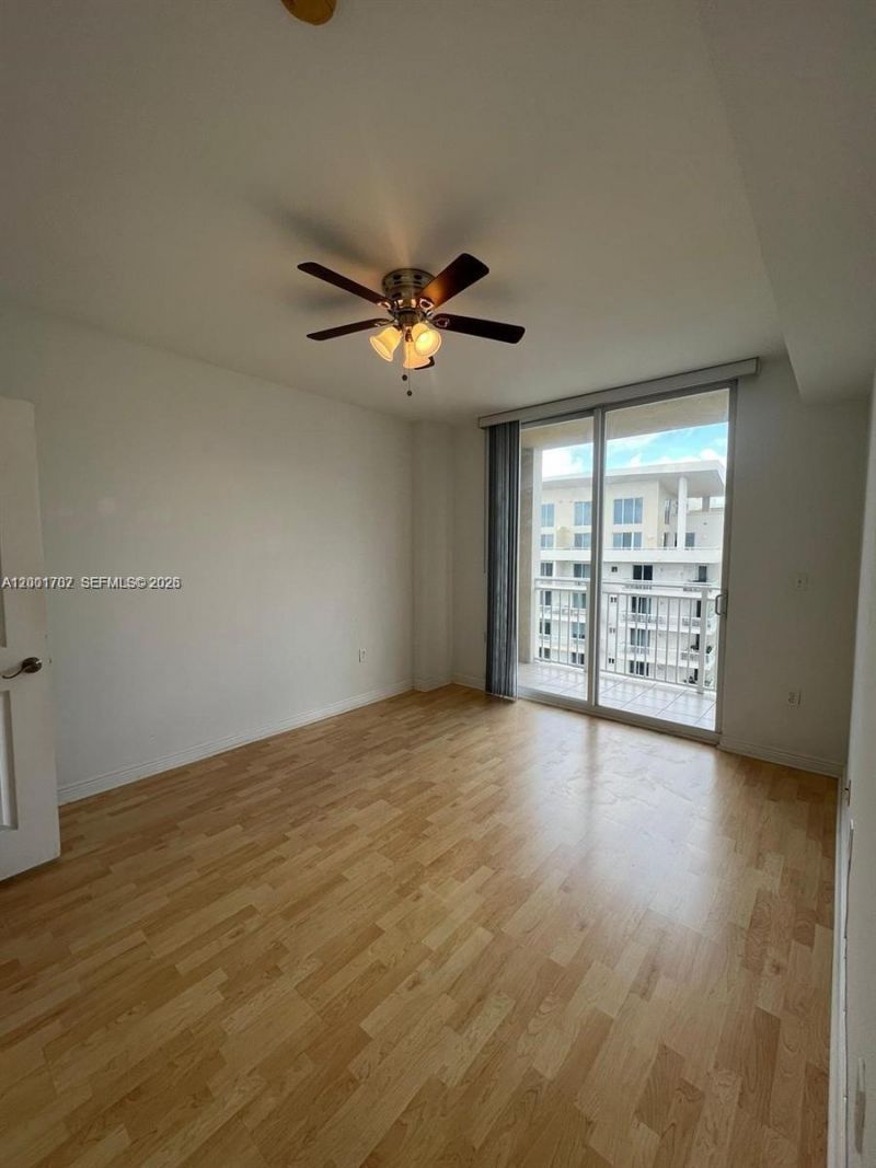 2425 SW 27th Ave, Unit 907, Miami, FL 33145 Photo