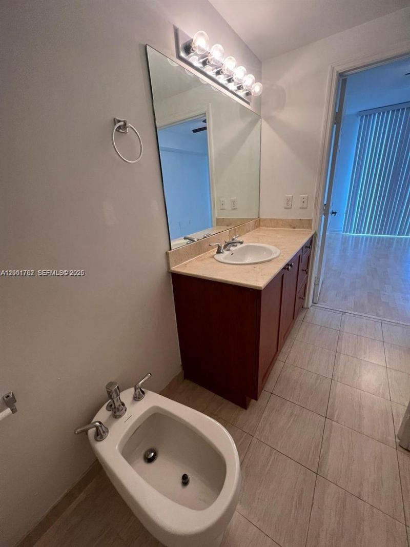 2425 SW 27th Ave, Unit 907, Miami, FL 33145 Photo