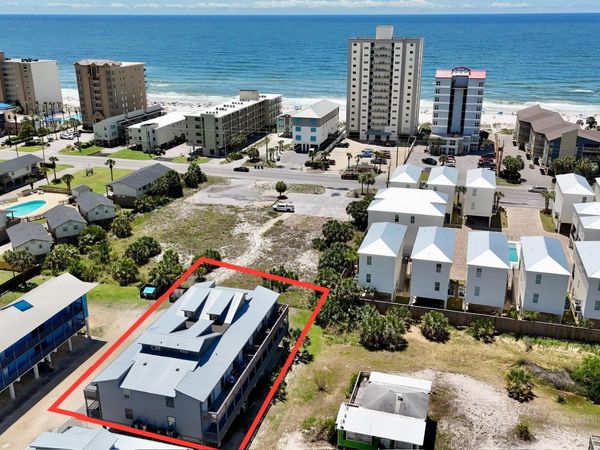 1041 W Lagoon Avenue, Unit 302, Gulf Shores, AL 36542