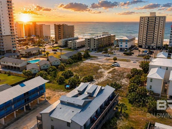 1041 W Lagoon Avenue, Unit 302, Gulf Shores, AL 36542