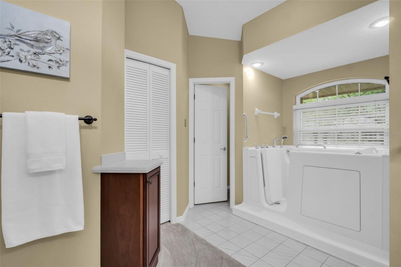 1404 East Lake Woodlands Parkway, Oldsmar, FL 34677 Photo