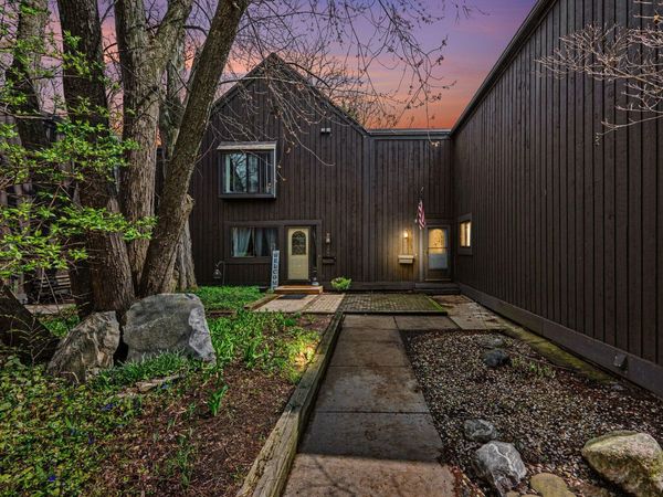 242 Dunbarton Court, Kalamazoo, MI 49006