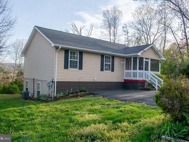 13 CRESTVIEW DRIVE, FRONT ROYAL, VA 22630