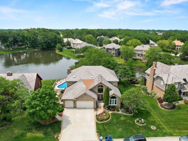 1542 WOODCREEK Trail, Bartlett, IL 60103