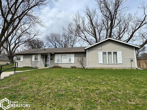 609 Lincoln Drive, Webster City, IA 50595