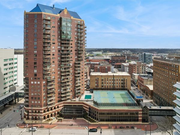 300 Walnut Street, Unit 707, Des Moines, IA 50309