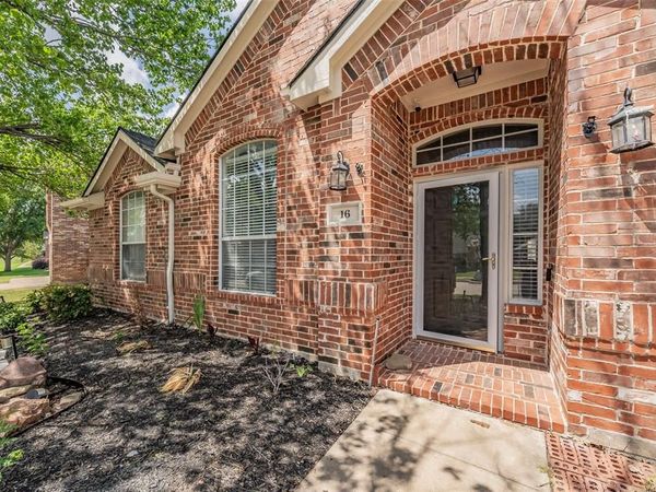16 Mary Lou Court, Mansfield, TX 76063