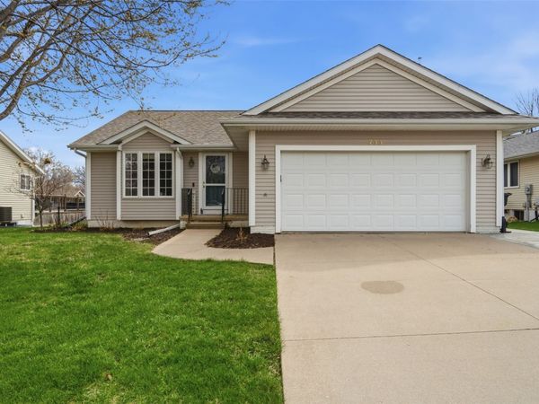 733 71st Street NE, Cedar Rapids, IA 52402