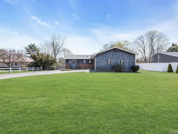 760 Hubal Street , Bohemia, NY 11716