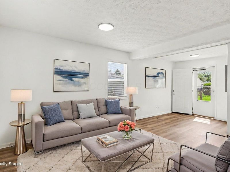 5463 Sedalia Drive, Columbus, OH 43232 Photo 2