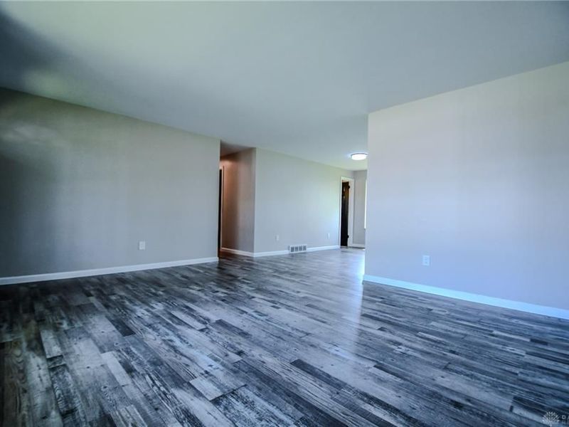 308 Oldham Way, Englewood, OH 45322 Photo 8