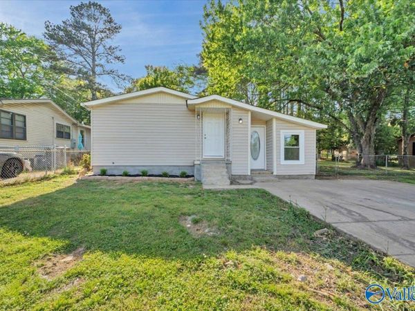 1804 Hine Street S, Athens, AL 35611