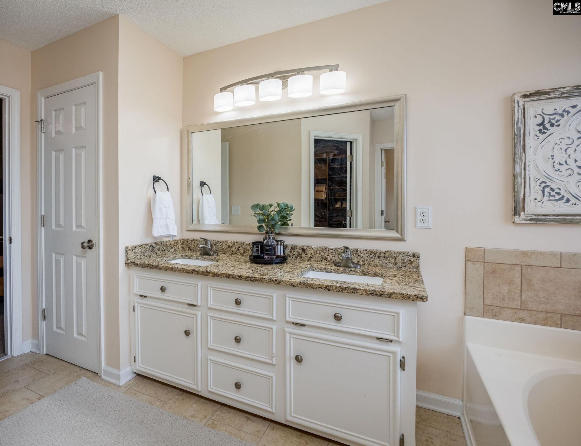 6 Holly Thorn Court Photo 18