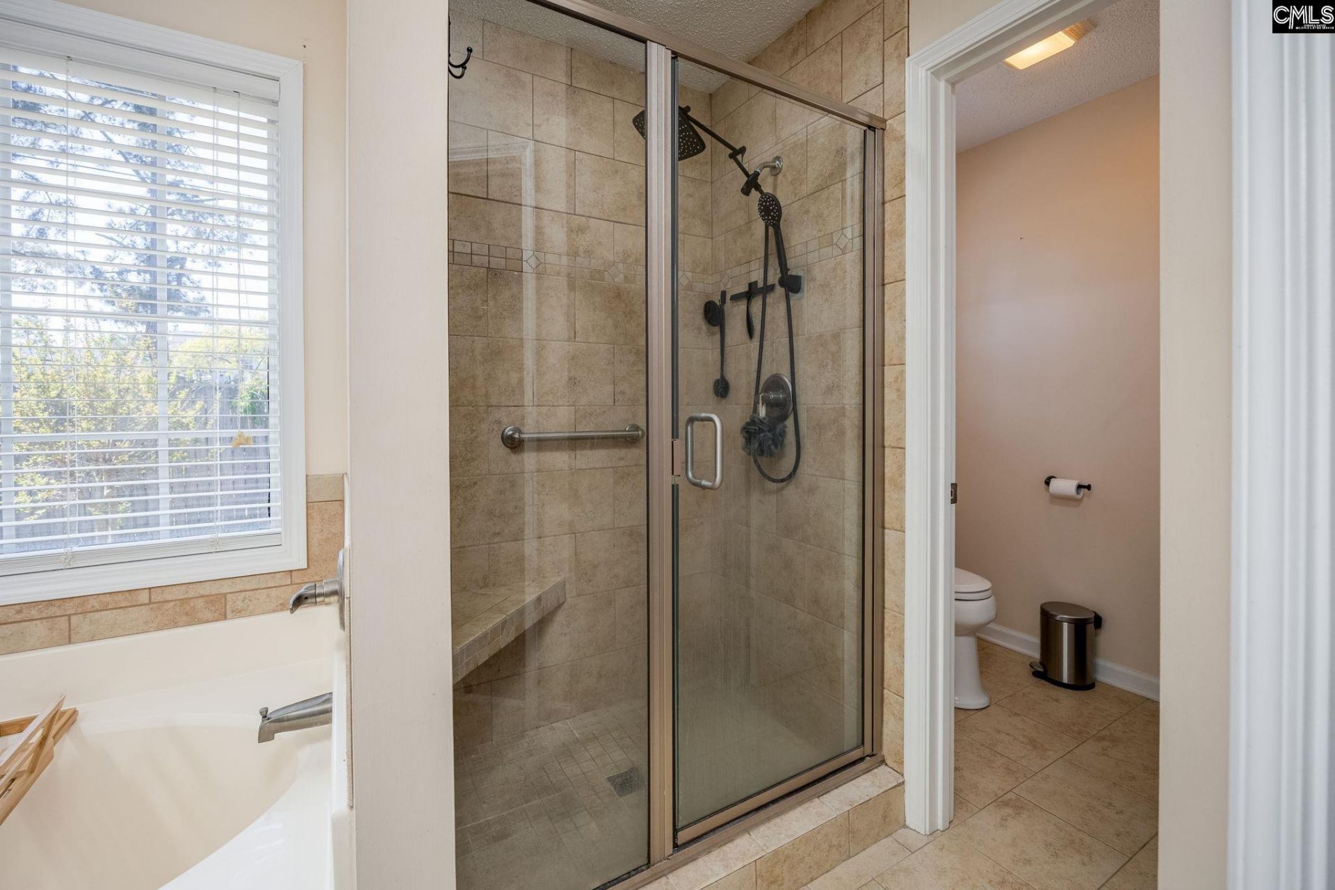 6 Holly Thorn Court  Photo 20