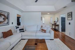 6 Holly Thorn Court photo 4