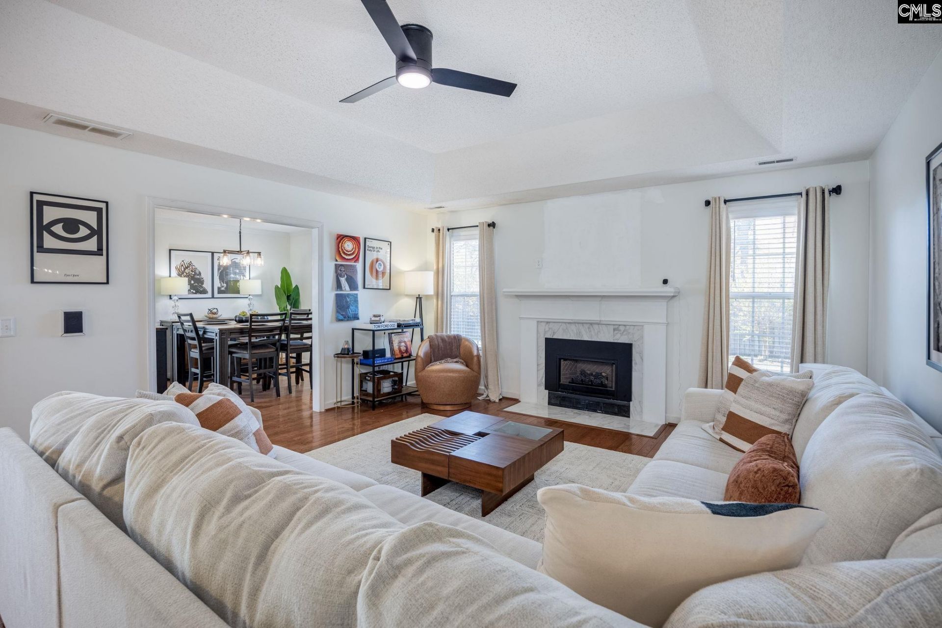 6 Holly Thorn Court  Photo 5