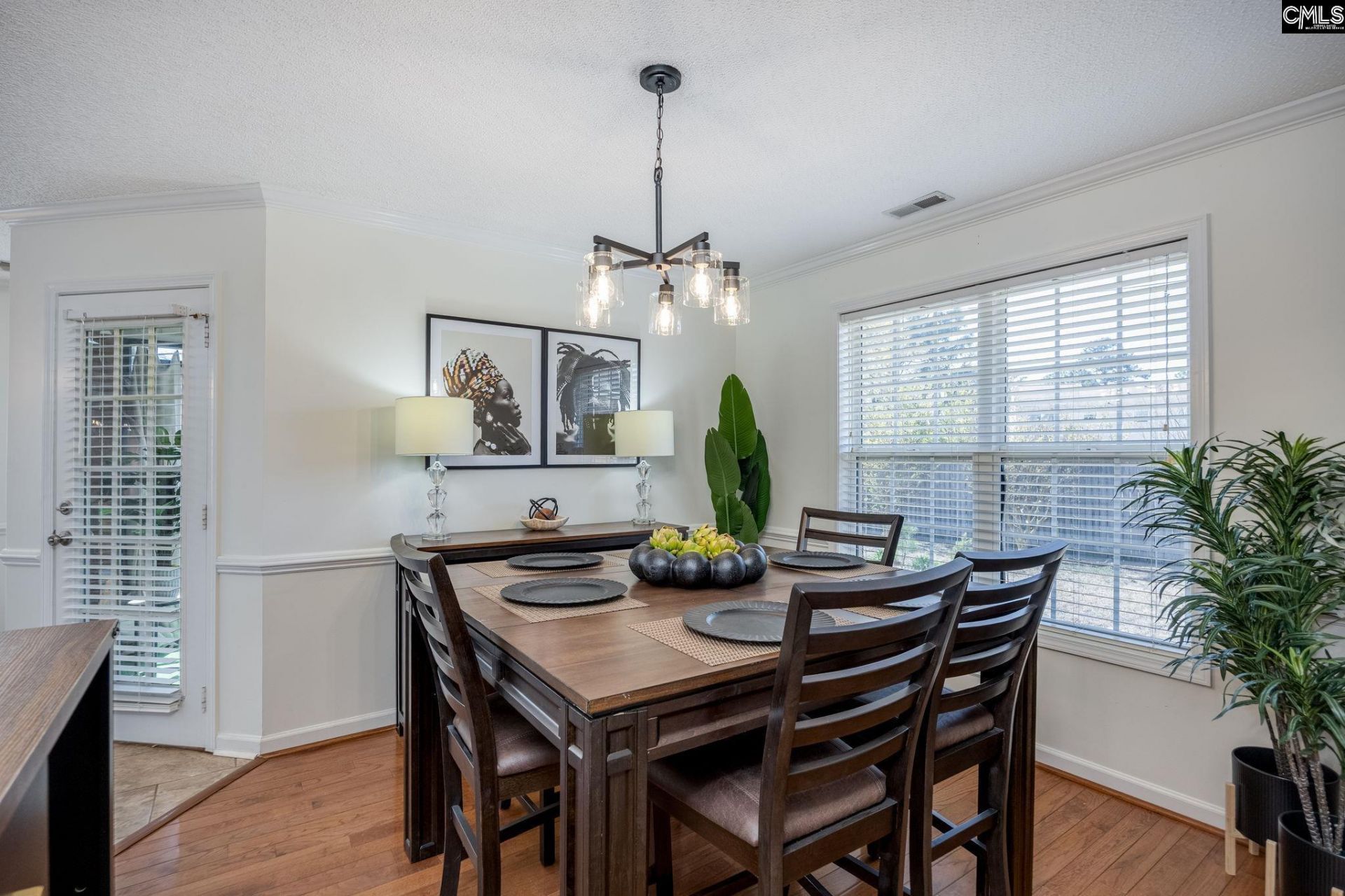 6 Holly Thorn Court  Photo 7