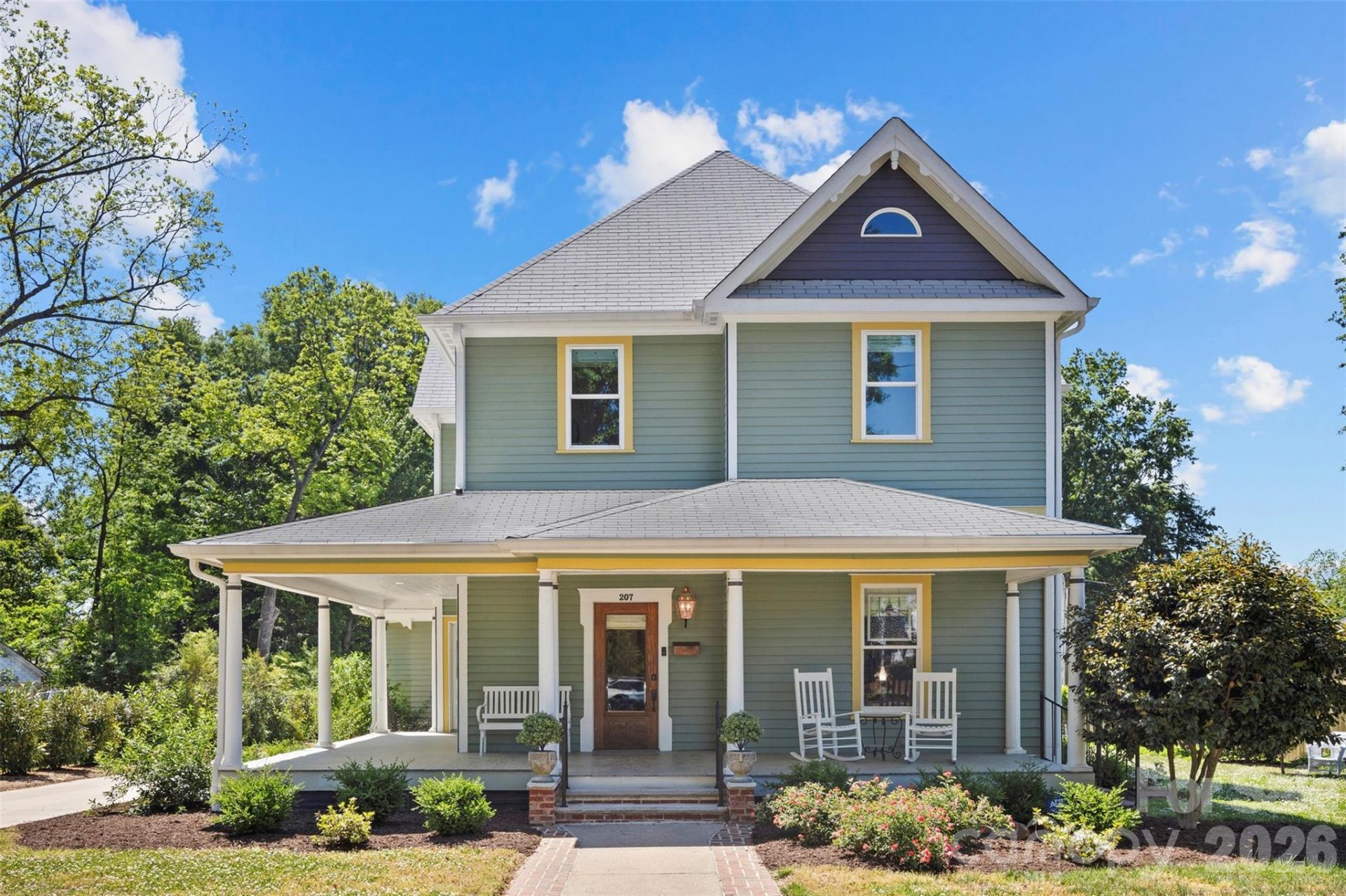 207 W Academy Street, Cherryville, NC 28021 Main Photo