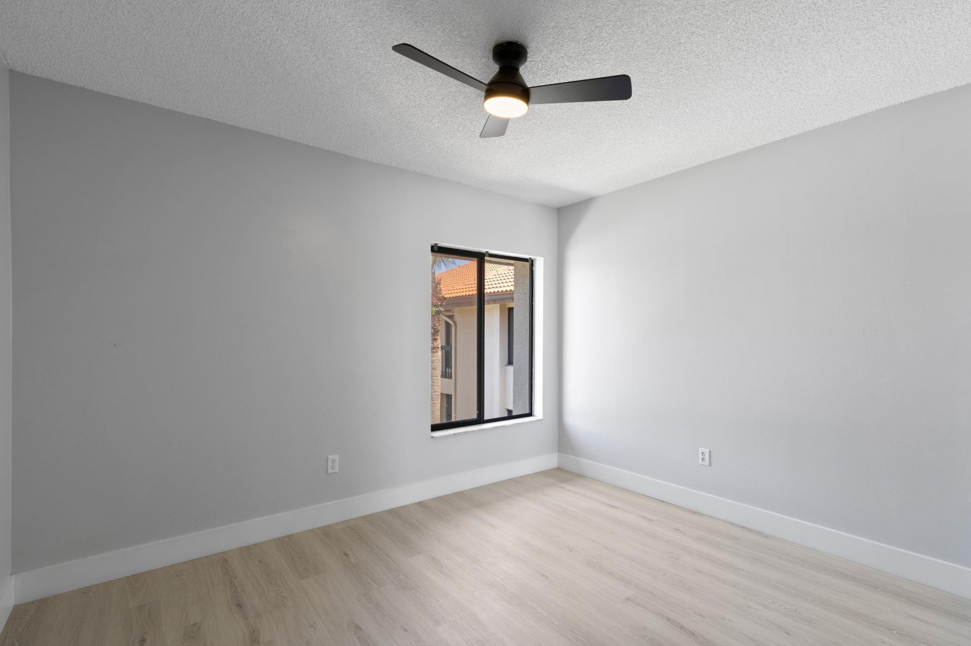 350 Club Circle, Unit 208, Boca Raton, FL 33487 Photo