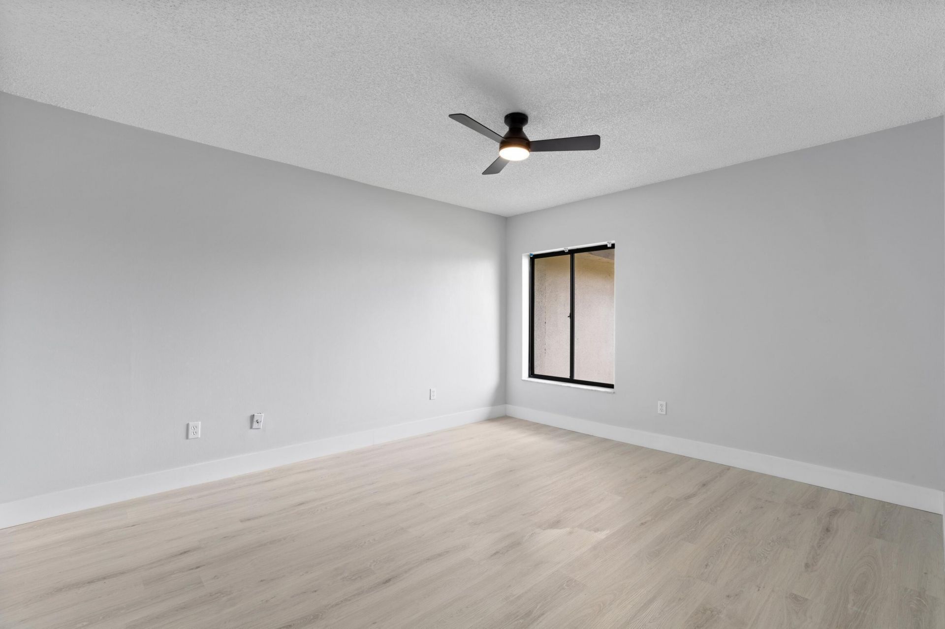 350 Club Circle, Unit 208, Boca Raton, FL 33487 Photo