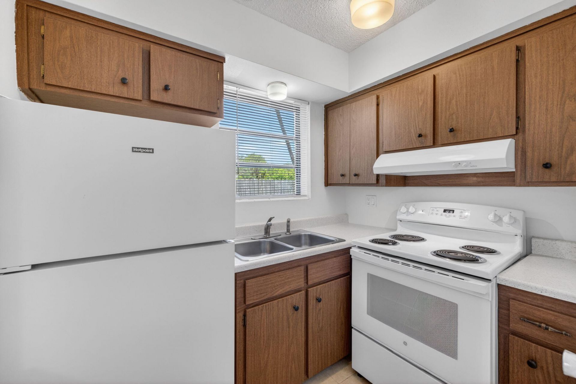 2500 SW 18th Terrace, Unit 4, Fort Lauderdale, FL 33315 Photo