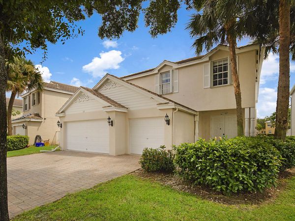 122 Kensington Way, Royal Palm Beach, FL 33414