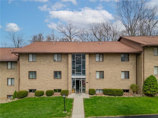 203 Piper Ln, Butler, PA 16001