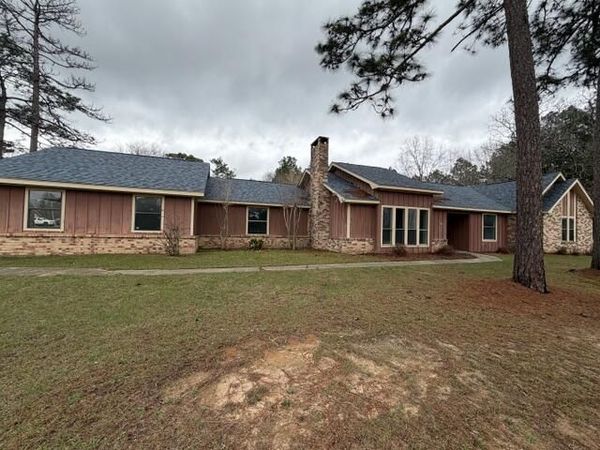 1381 Hwy 42, Petal, MS 39465