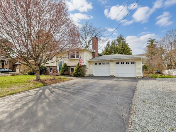 8 Royal Oak Drive, Nashua, NH 03064