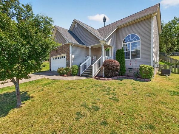 9680 Slippery Elm Ln, Soddy Daisy, TN 37379