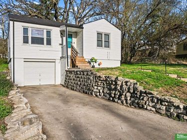 3342 N 41 Street, Omaha, NE 68111