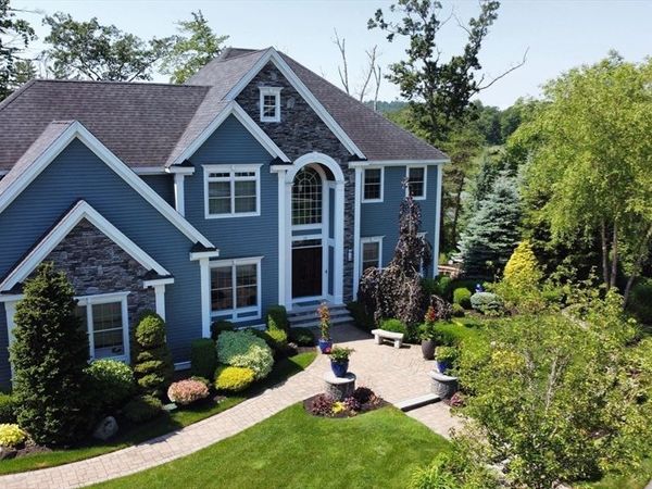 10 Woodbury Ln, Middleton, MA 01949