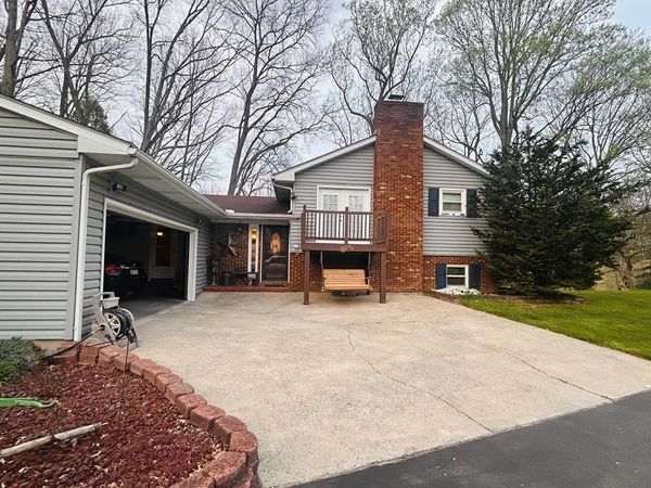 38 Evening Star Rd, FAYETTEVILLE, WV 25840