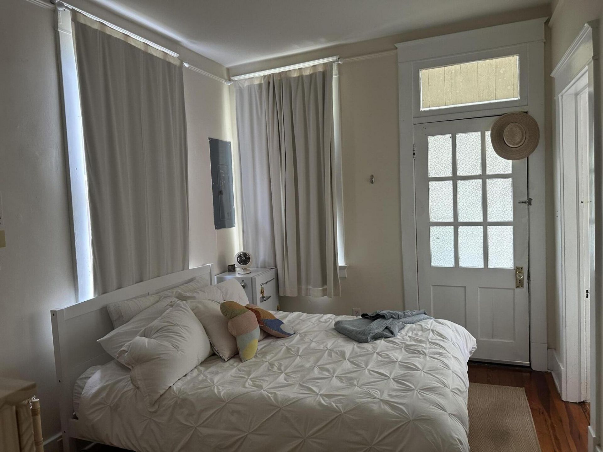 16 Elizabeth Street Photo 24