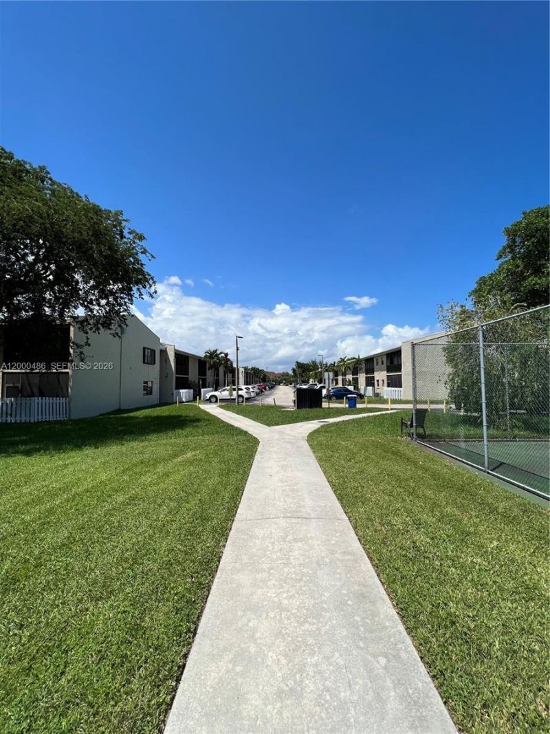 10370 SW 220th St, Unit 202, Cutler Bay, FL 33190 Photo