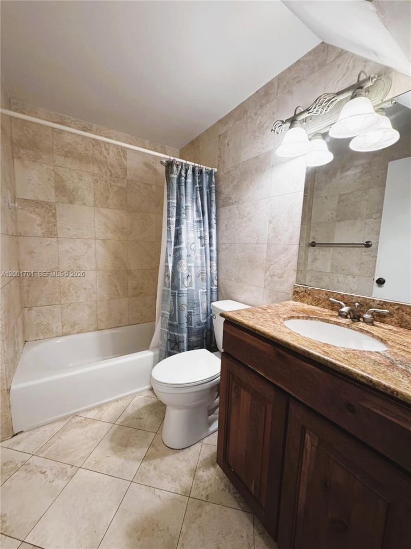 3054 Center St, Unit 3054, Miami, FL 33133 Photo