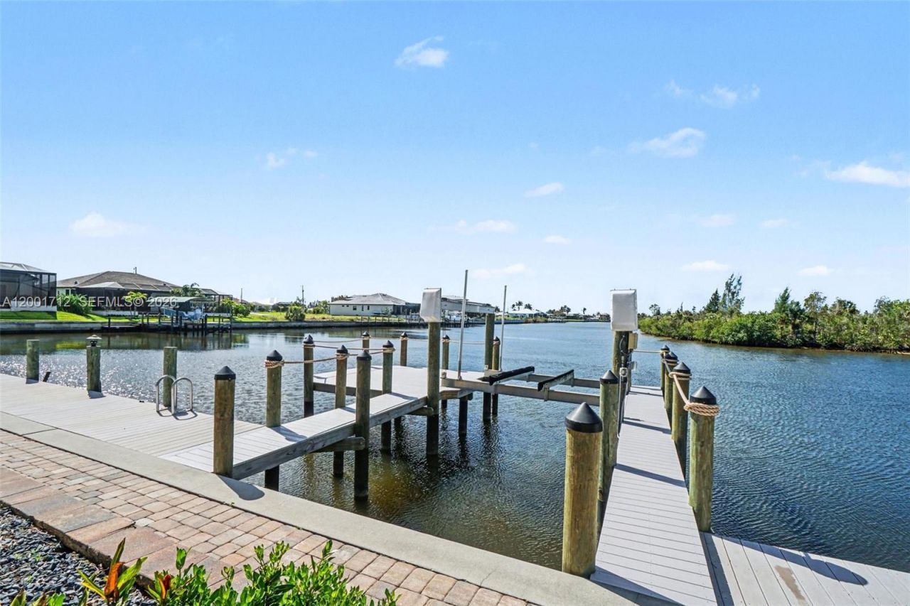 4214 Gulfstream Pkwy, Cape Coral, FL 33993 Photo