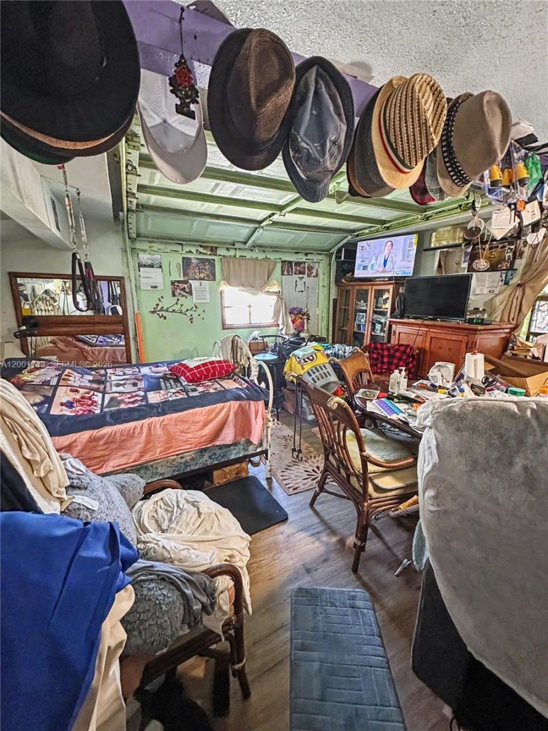 2106 NW 70th St, Miami, FL 33147 Photo