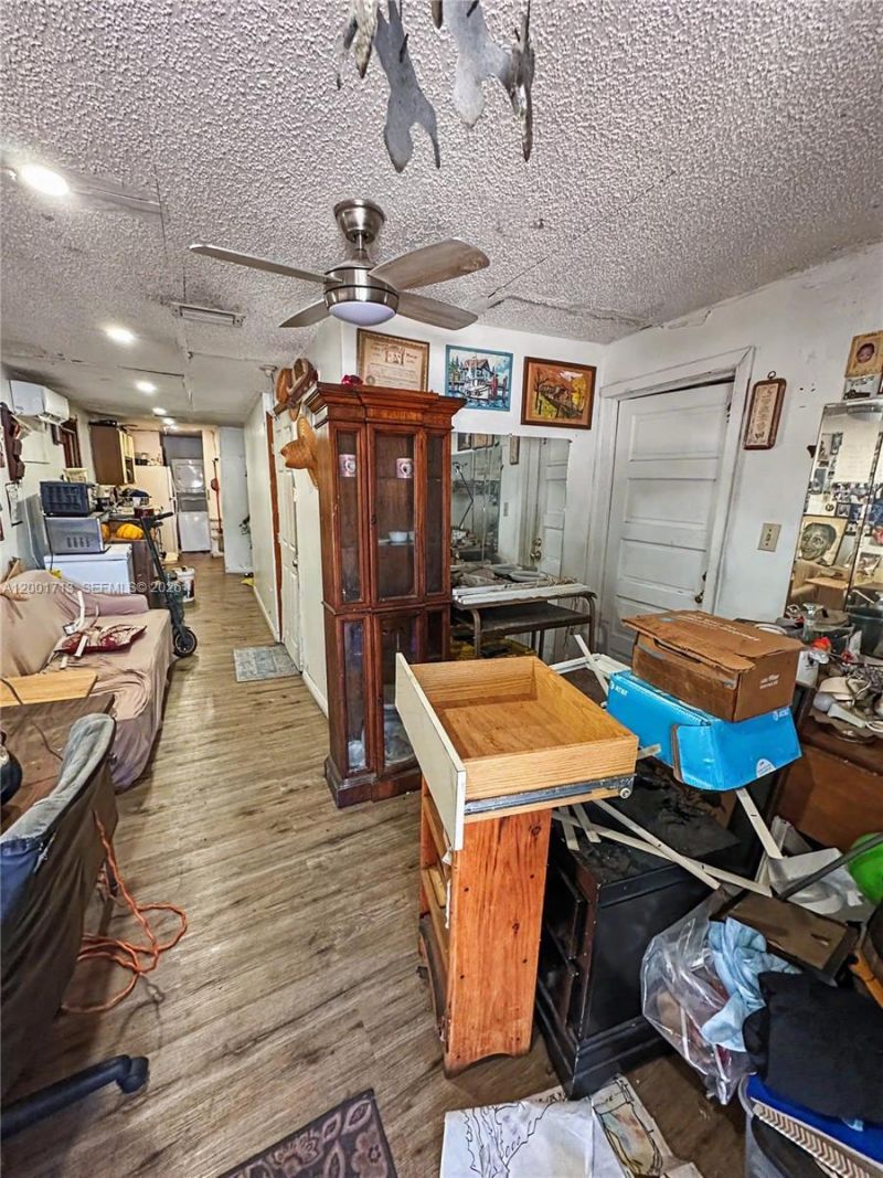 2106 NW 70th St, Miami, FL 33147 Photo